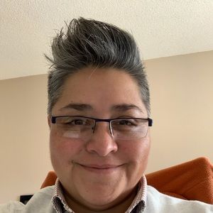 Meet your Posher, Alicia